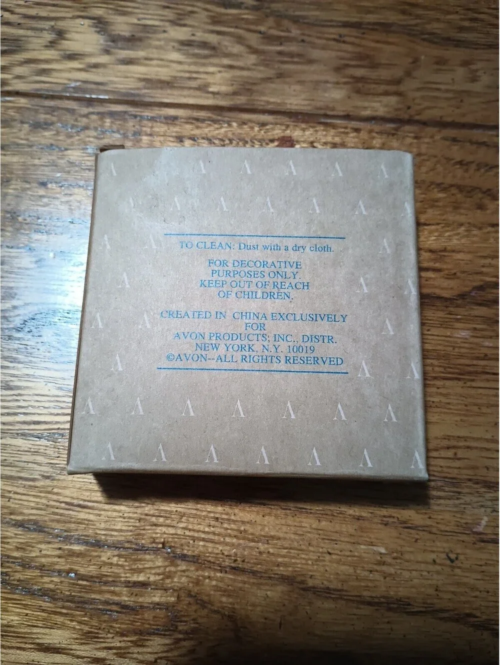 Vintage Avon Holiday Reflections Ornament Wreath